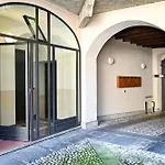 View Crespi In Apartament Como