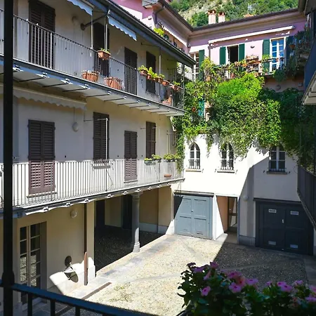 View Crespi In Lägenhet Como